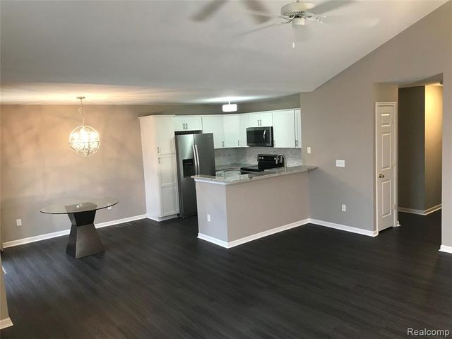 26210 Chesapeake Circle, Walled Lake, MI 48390