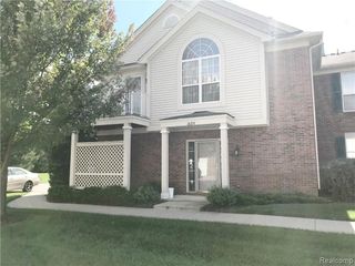 26210 Chesapeake Circle, Walled Lake, MI 48390
