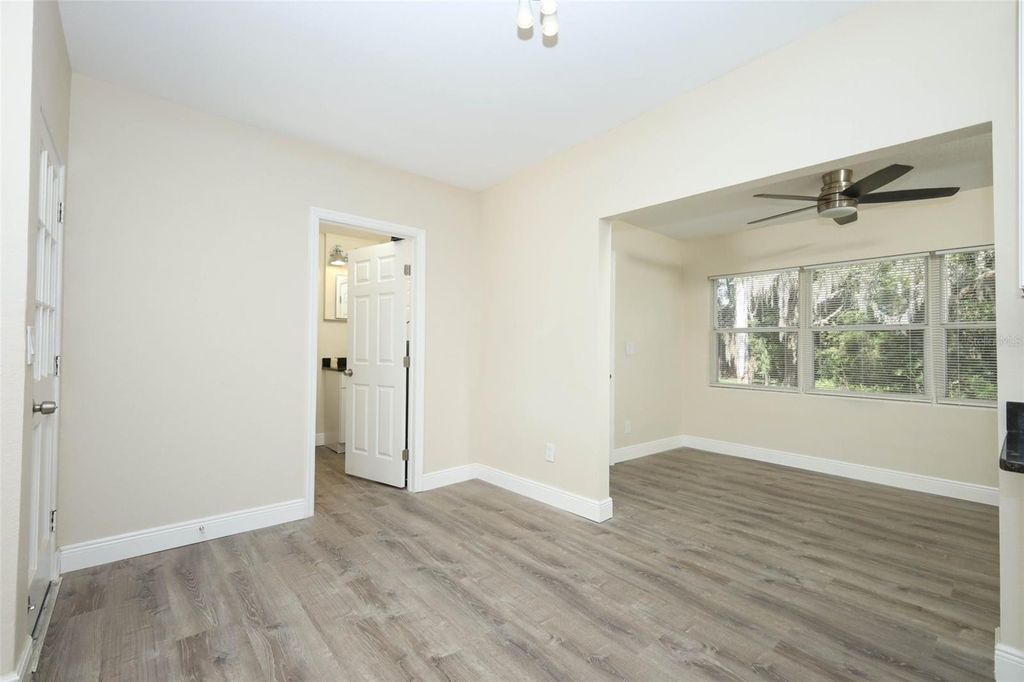 Image 14 of property listing at 5313 BONNIE BRAE CIRCLE, Orlando, FL 32808