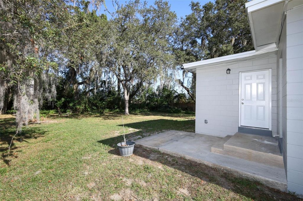 Image 26 of property listing at 5313 BONNIE BRAE CIRCLE, Orlando, FL 32808