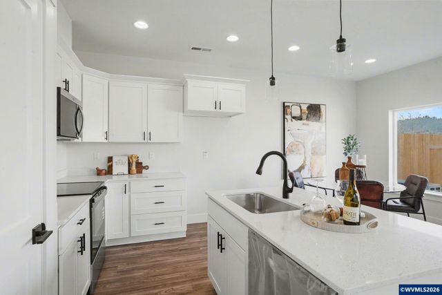 2586 Promise Wy, Lebanon, OR 97355