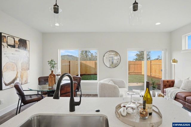 2586 Promise Wy, Lebanon, OR 97355