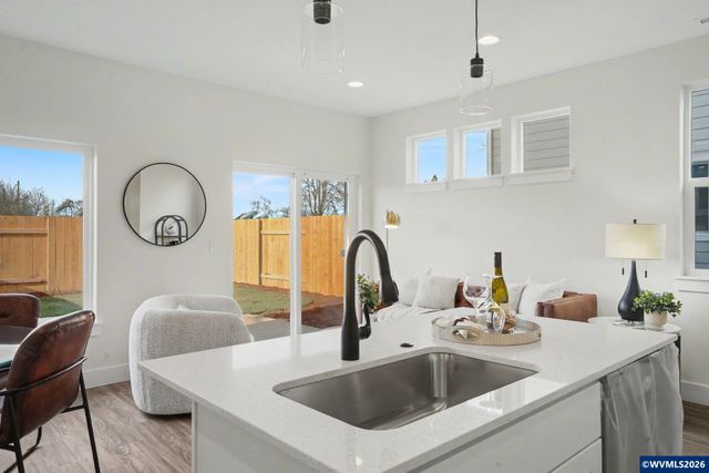 2586 Promise Wy, Lebanon, OR 97355