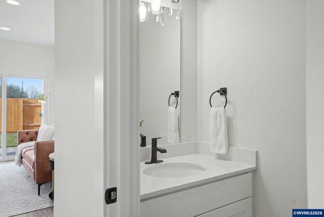 2586 Promise Wy, Lebanon, OR 97355