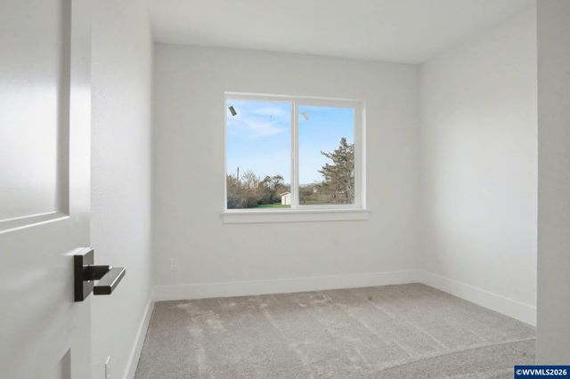 2586 Promise Wy, Lebanon, OR 97355