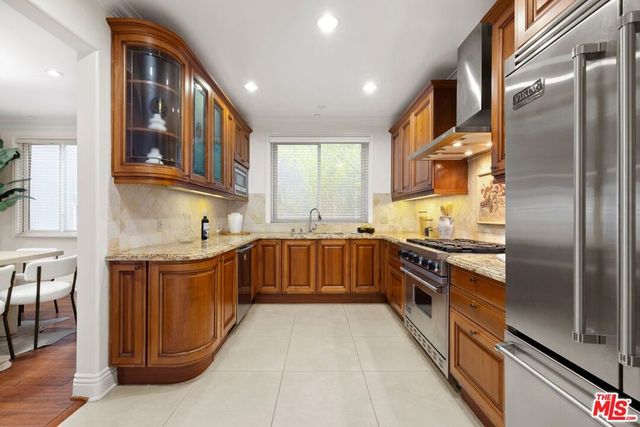 11749 Goshen Avenue 401, Los Angeles, CA 90049