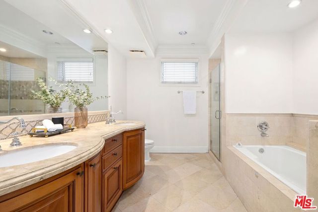 11749 Goshen Avenue 401, Los Angeles, CA 90049