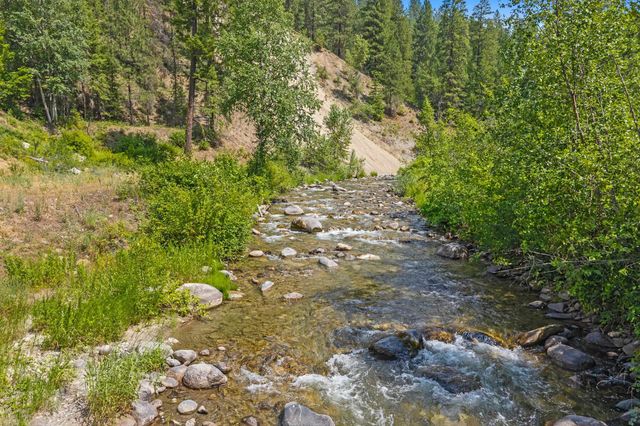 4440 Northport Waneta Rd, Northport, WA 99114