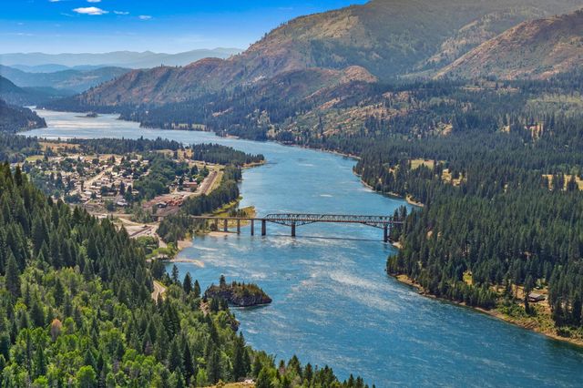 4440 Northport Waneta Rd, Northport, WA 99114