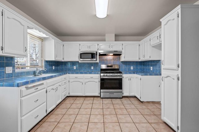 4774 E Simpson Avenue, Fresno, CA 93703