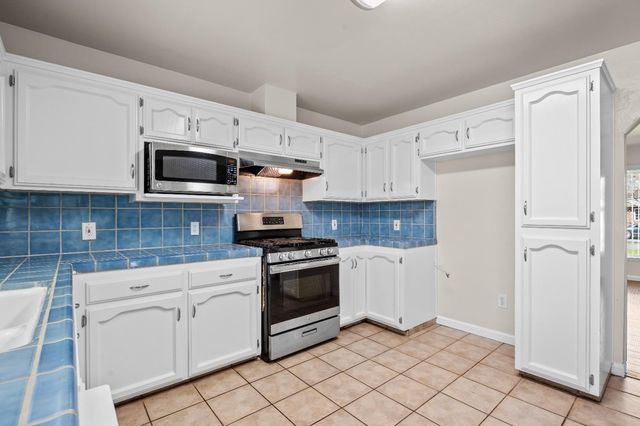 4774 E Simpson Avenue, Fresno, CA 93703