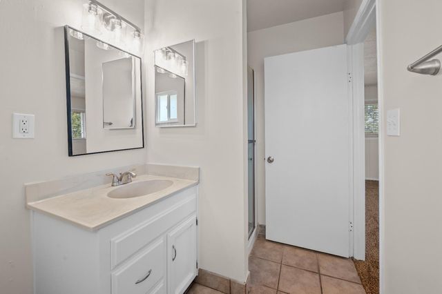 4774 E Simpson Avenue, Fresno, CA 93703