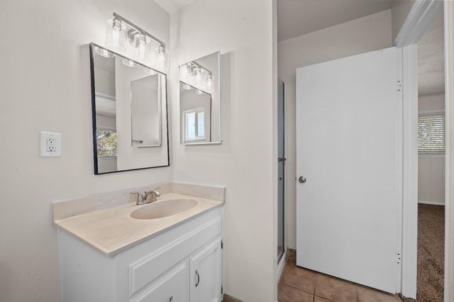 4774 E Simpson Avenue, Fresno, CA 93703