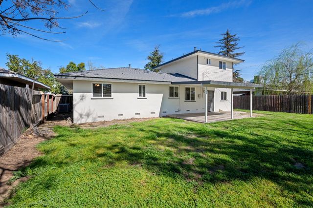 4774 E Simpson Avenue, Fresno, CA 93703