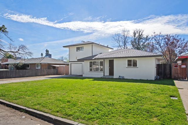 4774 E Simpson Avenue, Fresno, CA 93703