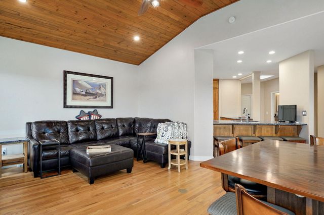 122 Villa Drive 2-4, Hollister, MO 65672