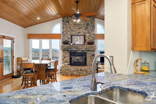 122 Villa Drive 2-4, Hollister, MO 65672