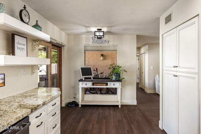 312 E BROOK HOLLOW Drive, Phoenix, AZ 85022