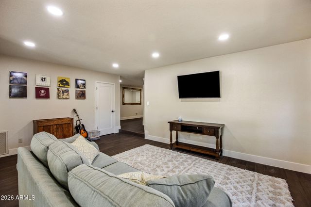 312 E BROOK HOLLOW Drive, Phoenix, AZ 85022