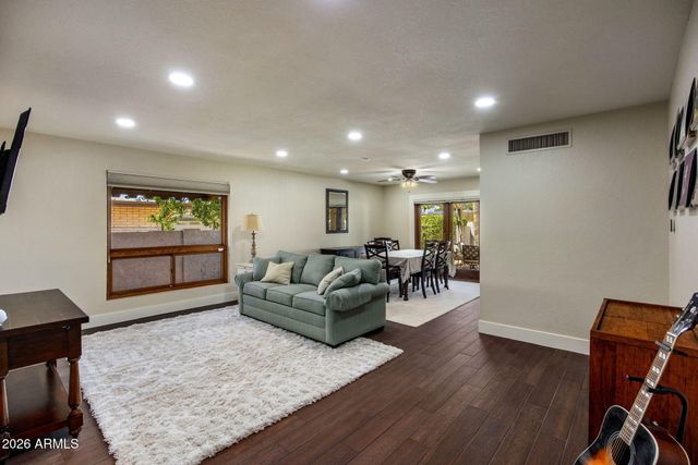 312 E BROOK HOLLOW Drive, Phoenix, AZ 85022