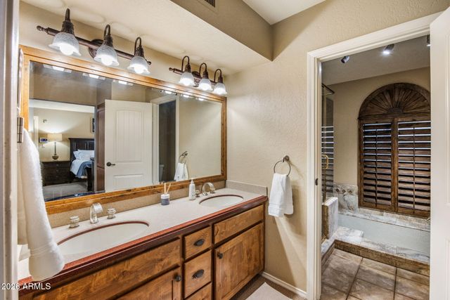 312 E BROOK HOLLOW Drive, Phoenix, AZ 85022