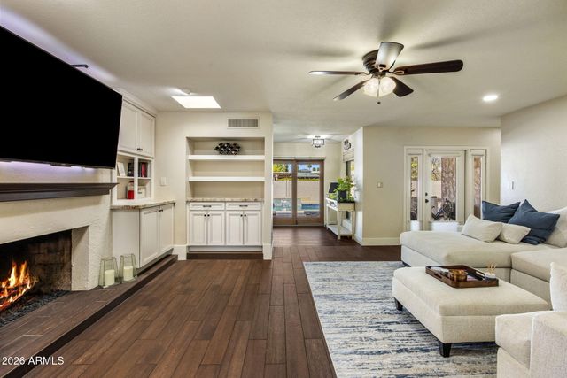 312 E BROOK HOLLOW Drive, Phoenix, AZ 85022