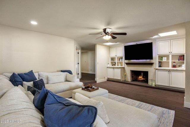 312 E BROOK HOLLOW Drive, Phoenix, AZ 85022