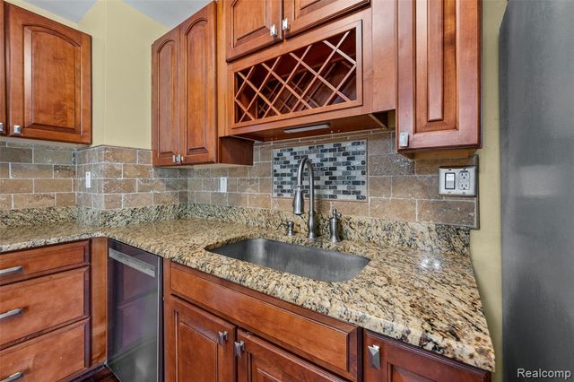 129 E Beechdale Street, Commerce Twp, MI 48382