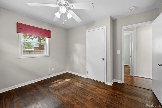 129 E Beechdale Street, Commerce Twp, MI 48382