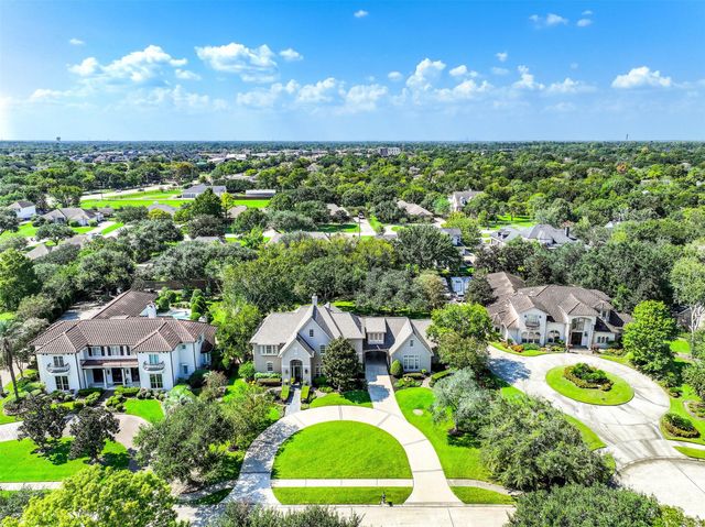 110 Century Drive, Friendswood, TX 77546