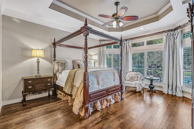 110 Century Drive, Friendswood, TX 77546