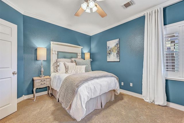 110 Century Drive, Friendswood, TX 77546