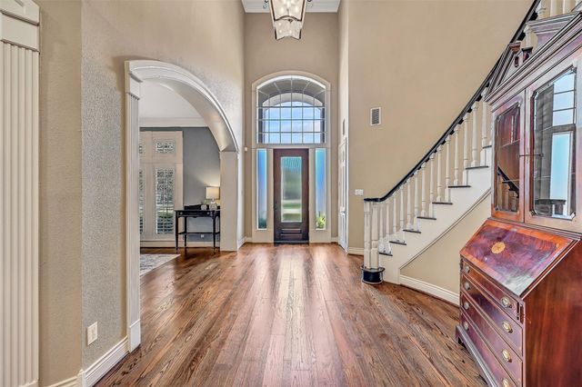 110 Century Drive, Friendswood, TX 77546