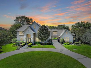 110 Century Drive, Friendswood, TX 77546