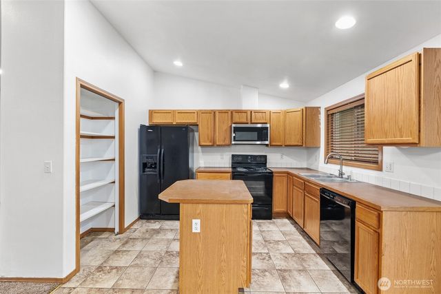 980 S Capstone Avenue, Othello, WA 99344