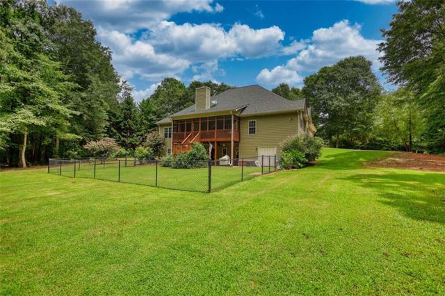 10 Nicklaus Circle, Social Circle, GA 30025