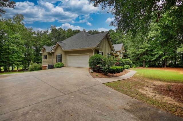 10 Nicklaus Circle, Social Circle, GA 30025