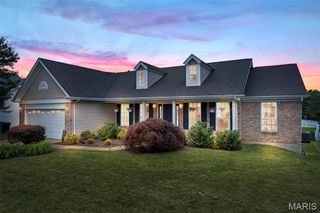 3713 Av De Paris Drive, Florissant, MO 63034