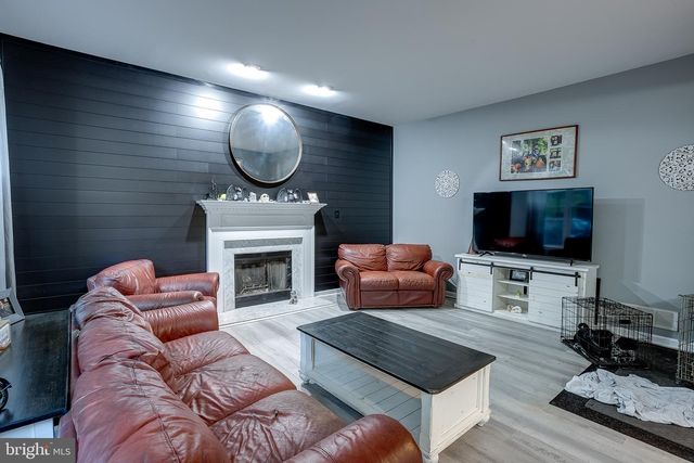 12 HARVEST LN, Medford, NJ 08055