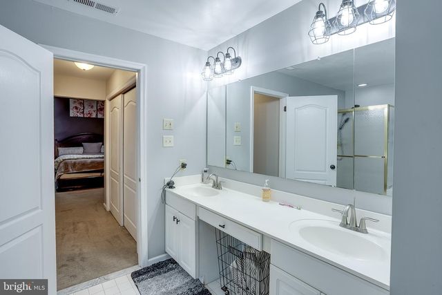 12 HARVEST LN, Medford, NJ 08055