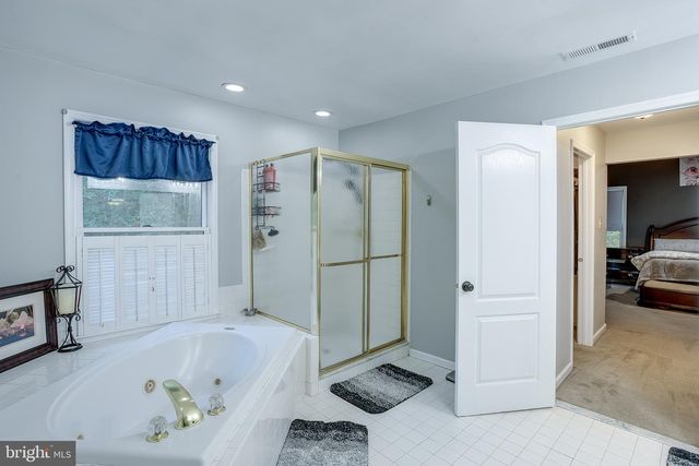 12 HARVEST LN, Medford, NJ 08055