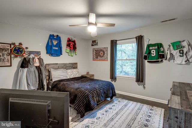 12 HARVEST LN, Medford, NJ 08055