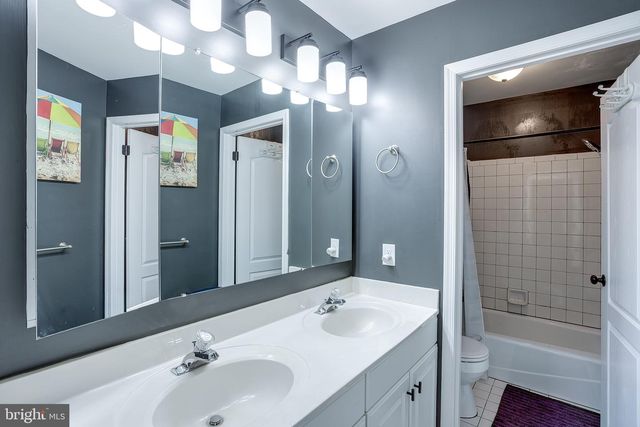 12 HARVEST LN, Medford, NJ 08055