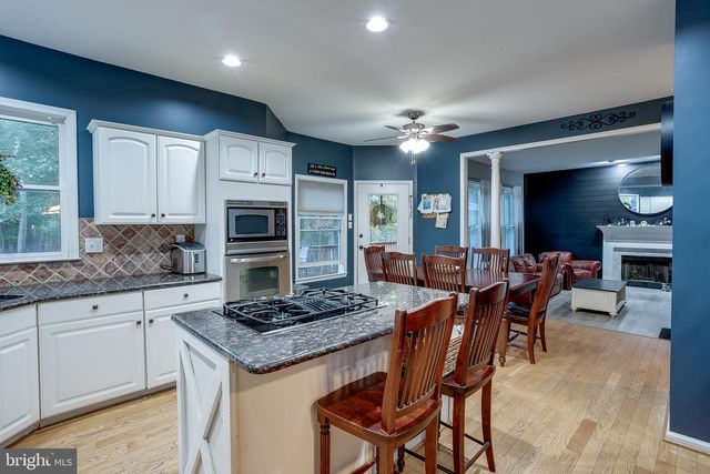 12 HARVEST LN, Medford, NJ 08055