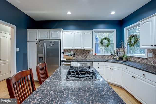 12 HARVEST LN, Medford, NJ 08055
