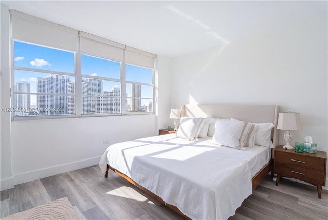 801 Brickell Bay Drive 1961, Miami, FL 33131