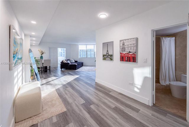 801 Brickell Bay Drive 1961, Miami, FL 33131