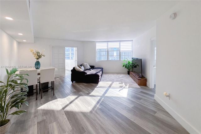 801 Brickell Bay Drive 1961, Miami, FL 33131