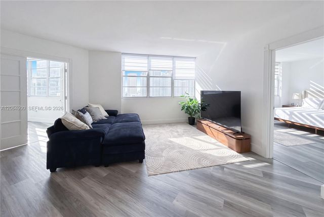801 Brickell Bay Drive 1961, Miami, FL 33131