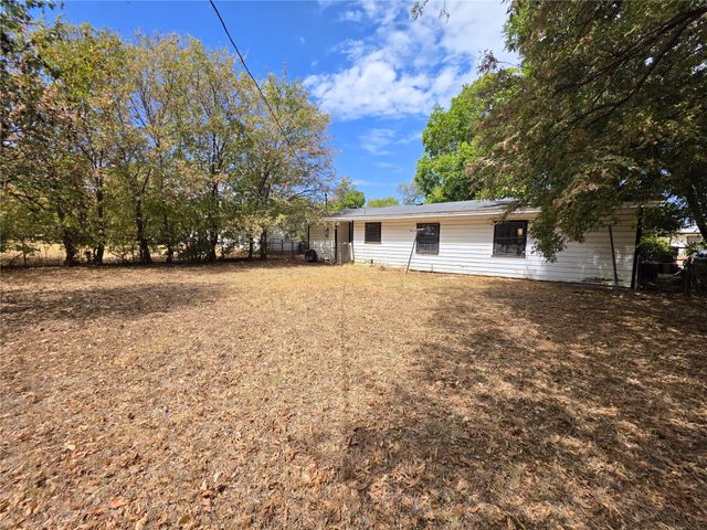 4424 Littlejohn Avenue, Fort Worth, TX 76105